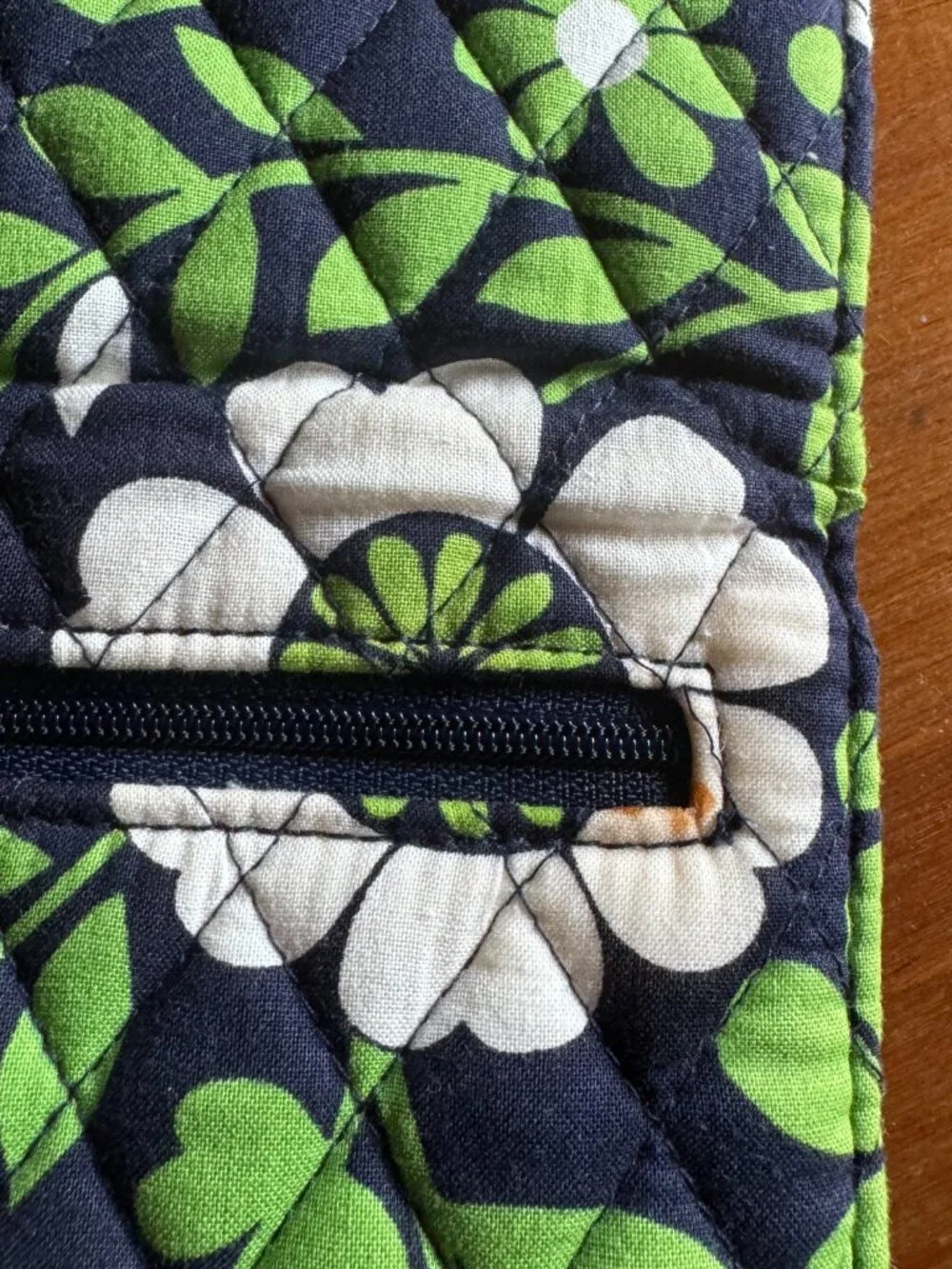 Vera Bradley Lucky You Trifold Magnetic Closure Wallet Green Navy Print Floral